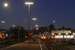 Vollmond (||) - Um viertel vor Sechs am 21.03.2019 wird im Bahnhof Friedrichshafen RE 22572, Friedrichshafen Stadt - Aulendorf, bereitgestellt.