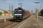 185 567 MRCE mit Containerzug am 22.08.2013 in Frth Hbf gen Wrzburg. 