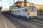 Voith Maxima 40CC - V500.06 der SGL
Die Maxima stand mit ihrem Schotterzug abfahrbereit im Bahnhof Fulda. Das Licht stand ungnstig und ich fertigte aus einer Belichtungsreihe ein HDR Bild. 
Ich hoffe es gefllt euch.