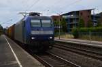 Durch Geilenkirchen kam die Crossrail 145-CL 202 mit einem langen Containerzug. 
Hier ist sie auf Gleis 1 gen Übach-Palenberg fahrend zu sehen. 12.7.2015