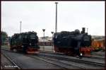 Schmalspurbahnhof Gernrode am 7.9.1991: 997243 unter Dampf neben der mit Fristablauf abgestellten 996102.