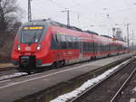 Rostocker 442 357,als RE 13061 Stralsund-Neustrelitz,am 09.März 2018,in den mit Formsignalen ausgestatteten Bahnhof Grimmen.