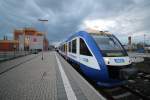 Dunkle Wolken am 11.04.2015 über Halberstadt Lint 27 HEX nach Halle Saale Hbf