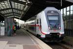 DBpbzfa mit Zuglok 146 573-1 DB als IC 2031 (Linie 55) von Hannover Hbf nach Leipzig Hbf verlässt Halle(Saale)Hbf auf Gleis 1. [24.7.2017 - 7:56 Uhr]