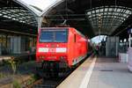 146 030 der Elbe-Saale-Bahn (DB Regio Südost) als RE 16329 (RE30) von Magdeburg Hbf nach Naumburg(Saale)Hbf steht Halle(Saale)Hbf auf Gleis 4.