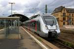 9442 106 und ein weiterer 9442 (Bombardier Talent 2) von Abellio Rail Mitteldeutschland als RE 74712 (RE9) von Bitterfeld nach Kassel-Wilhelmshöhe verlassen Halle(Saale)Hbf auf Gleis 4. [9.9.2017 - 17:07 Uhr]