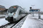 1442 710 und 1442 702 (Bombardier Talent 2) der S-Bahn Mitteldeutschland (DB Regio Südost) als S 37575 (S5) nach Altenburg stehen in ihrem Startbahnhof Halle(Saale)Hbf auf Gleis 12 bereit. [3.12.2017 | 15:35 Uhr]