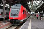 DABpbzfa mit Zuglok 146 029 der Elbe-Saale-Bahn (DB Regio Südost) als RE 16320 (RE30) nach Magdeburg Hbf steht in seinem Startbahnhof Halle(Saale)Hbf auf Gleis 10 E-G. [28.12.2017 | 12:49 Uhr]