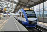 640 ??? (Alstom Coradia LINT 27), ehem. Transdev Sachsen-Anhalt (HarzElbeExpress), schon mit entfernter Fahrzeug-Nummer und abgeklebtem Logo, als HEX80426 (HEX 47) nach Bernburg steht in seinem Startbahnhof Halle(Saale)Hbf auf Gleis 1.
[3.8.2018 | 13:52 Uhr]