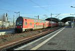 Ende Dezember 2018 waren auf der S9 der S-Bahn Mitteldeutschland noch Ersatzzüge unterwegs, da die üblich eingesetzten BR 1442 (Bombardier Talent 2) sukzessive aus dem Verkehr genommen und mit WLAN ausgestattet wurden.
DABbuzfa 760 (50 80 36-33 001-9 D-DB) von DB Regio Südost (Heimat-Bw: Dresden) mit Schublok 143 248 von DB Regio Mitte als S 37917 (S9) nach Eilenburg verlässt den Startbahnhof Halle(Saale)Hbf auf Gleis 10 E-G.
[27.12.2018 | 13:32 Uhr]