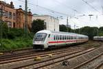 ICE wartet auf IC (Teil 2): Bpmbdzf mit BR 101 als IC 2375  Wattenmeer  (Linie 26) von Westerland(Sylt) nach Heidelberg Hbf fährt in Hamburg Hbf ein.