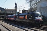 182 536-3 verlässt mit HKX1802 von Frankfurt(Main) Hbf. nach Hamburg-Altona am 21.4.2016 Hamburg Hbf. 