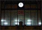 Ein Sommerabend am Hamburger Bahnhof  Dammtor : das nordstliche Eingangsportal.