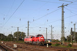 261 071 überführt 225 117 ins Hammer Stillstandsmanagement.
Die Aufnahme enstand unweit des Ziels der Fuhre in Hamm (Westfalen) am 1. Oktober 2015.