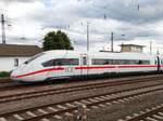 DB Fernverkehr ICE 4 9001 (412 001) am 18.08.17 in Hanau Hbf Südteil vom einen Bahnsteig aus fotografiert.