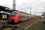 DB Regio Mittelhessenexpress Bombardier Talent 2 442 779 (Hamsterbacke) am 07.01.18 in Hanau Hbf vom einen Gehweg aus fotografiert 