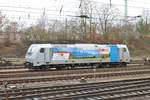 Railpool/IGE 185 716-8 steht am 09.12.18 in Hanau Hbf vom einen Parkplatz aus fotografiert