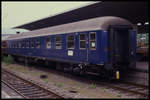 Halbspeisewagen mit 1. Klasse Abteilen der DB am 254.5.1990 im HBF Heidelberg. Der Wagen trug die Bezeichung 518008-70001-6 ARmz.