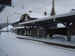 Der verschneite Bahnhof Hinterzarten (KBS 727 Hllentalbahn)am 22. Mrz 2008 (Ostersamstag)