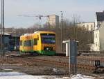 Zufllig konnte am 25.02.2011 dieser Exot bei der Einfahrt nach Hof festgehalten werden. Der VT 650 der Oberpfalzbahn war fr eine Stunde spter angekndigt, aber da wre ich nicht mehr vor Ort gewesen. So hat er mich ziemlich berrascht als er sich von hinten anschlich...