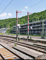 Im Bahnhof Horb verrichten noch Formsignale fleißig ihren Dienst. Hier die Ausfahrt Richtung Stuttgart.
Aufgenommen von Bahnsteig 2/3.

🕓 11.6.2021 | 15:57 Uhr