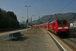 146 225-8 mit dem RE 19037 von Stuttgart Hbf nach Singen (Htw.) am Vormittag des 06.03.14 beim Verlassen des Bahnhofs Horb am Neckar.