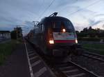 182 536 bei einem Halt in Forchheim (bei Karlsruhe) mit dem BTE-Autoreisezug DPF-K 1796 am 08.05.2017