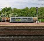 Im Seitenprofil: 139 558-1 von Railadventure in Kassel-Wilhelmshöhe. Aufgenommen am 17.05.2016.