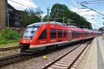 648 355-5  Fehmarn  und 648 352-2 verlassen am 17.6.2017 als RB75 (RB21268) von Kiel Hauptbahnhof nach Rendsburg den Startbahnhof.