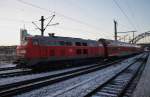 Hier 218 470-3 mit einem RE83 (RE21602) von Lübeck Hbf. nach Kiel Hbf., bei der Ausfahrt am 24.2.2016 aus Kiel Hbf. ins BW Kiel. 