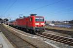 Hier 143 930-6 mit einer RB77 (RB21123) von Kiel Hbf. nach Neumünster, bei der Ausfahrt am 16.3.2016 aus Kiel Hbf.