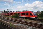 648 350-6 und 648 344-9  Oldenburg in Holstein  erreichten als RE83 (RE21620) aus Lübeck Hauptbahnhof den Kieler Hauptbahnhof. Soeben zieht der Verband ins BW um dem Verstärkerzug Platz zu machen. (9.6.2016)
