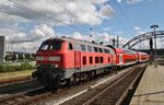 218 329-1 ist am 19.7.2016 für den RE83 (RE21629) von Kiel Hauptbahnhof nach Lübeck Hauptbahnhof zuständig.