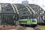 ES 64 U2-??? mit Flixtrain-Wagenpark. // Köln Hbf // 29. Juli 2022 