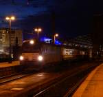 193 606 zog den AKE Rheingold AKE99 nach Nürnberg in den Kölner Hbf.

Köln 12.12.2015