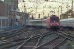 101 049-5 mit dem EC 8 (Zürich HB - Hamburg Altona) in Köln Hbf. (16.02.2016)