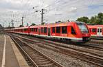 620 010-8 fährt am 3.7.2017 als RB24 (RB11429)  Eifel-Bahn  nach Kall zusammen mit 620 548-7 als RB24 (RB11429)  Eifel-Bahn  nach Gerolstein aus Köln Messe/Deutz aus.