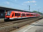 620 519 steht hier als RE nach Trier im Bahnhof Köln Messe/Deutz.