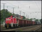 DB 294 758 ist mit einem gemischten Gterzug in Kln West unterwegs (21.09.2011)