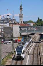 Unterm Turm...
... verlässt RABe 526 759-6 (Stadler GTW) der Thurbo AG als S 14 nach Weinfelden (CH) ihren Startbahnhof Konstanz auf Gleis 1b.
Aufgenommen von der Fußgängerbrücke von der Hafenstraße zum LAGO Konstanz.
Bild durchlief die Selbstfreischaltung (Fahrleitung vor dem Zug).
[9.7.2018 | 12:24 Uhr]