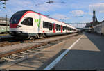 RABe 521 009 und RABe 521 ??? (Stadler FLIRT) der SBB GmbH (SBB) als SBB87706  Seehas  nach Engen stehen in ihrem Startbahnhof Konstanz auf Gleis 2a.