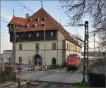 Kasten E10 wieder am Bodensee. Überraschend zieht 115 278 den IC Bodensee zur Abstellung nach Singen. Konstanz, März 2014.