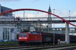 185 085-8 steht in Konstanz im Bahnhof und wartet auf die Weiterfahrt in die Schweiz. Donnerstag 14.8.2014