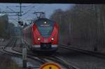 Auch ein Samstagsbild ist dieses, es zeigt einen S5/S8 Zug nach Wuppertal Vohwinkel...der aus Mönchengladbach kommend in Korschenbroich einfährt.
Als Zugfahrzeug ist der 1440 301-8 zu sehen.21.3.2015