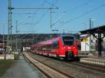 442 735 und 442 239 durchfahren am 25.Mrz 2012 als berfhrung nach Nrnberg den Bahnhof Kronach.