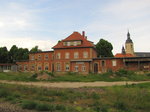 Das frühere Bahnhofsgebäude in Laucha (Unstrut), am 21.05.2016.