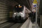 Voll, voller, City-Tunnel Leipzig: 1442 211 (Bombardier Talent 2) der S-Bahn Mitteldeutschland (DB Regio Südost) mit einer 4 Mann starken Besetzung des Führerstands als S 37460 (S4) von Wurzen nach Hoyerswerda muss nach einem Fußballspiel von RB Leipzig einen etwas längeren Halt in Leipzig Hbf (tief) aufgrund der großen Menschenmengen einlegen. Dies machte sich bei den folgenden S-Bahnen ebenfalls bemerkbar. [17.12.2016]