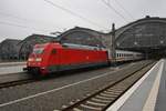 101 056-0 steht am 13.5.2017 mit dem IC2388 nach Warnemünde im Leipziger Hauptbahnhof bereit.