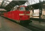Am 18.05.2000 steht die 219 117 mit einer Regionalbahn nach Saalfeld im Leipziger Hbf.