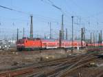 143 043 abgebgelt,am 26.Mrz 2012,in der Abstellanlage im Leipziger Hbf.Aufnahme entstand mit Hilfe von Zoom vom Bahnsteig aus.